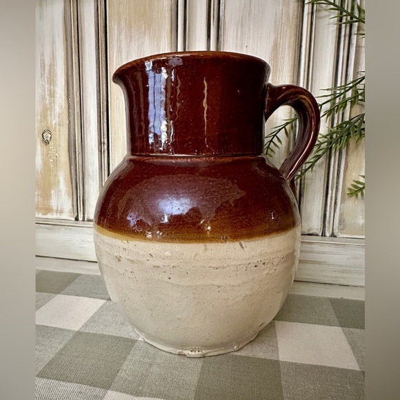 VINTAGE, STONEWARE PITCHER. EARLY 20TH CENTURY. TWO-TONE DESIGN - Picture 1 of 8